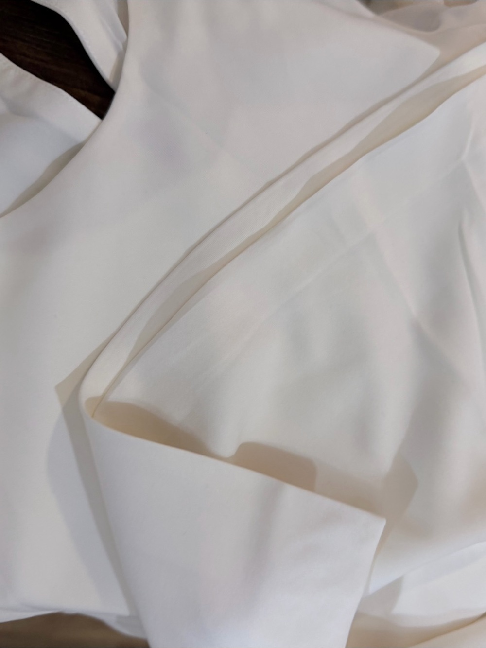 Ted Baker Off White Pearl-Trim Holiday Classic Blouse Size M or Pit to Pit 17” - Picture 7 of 8